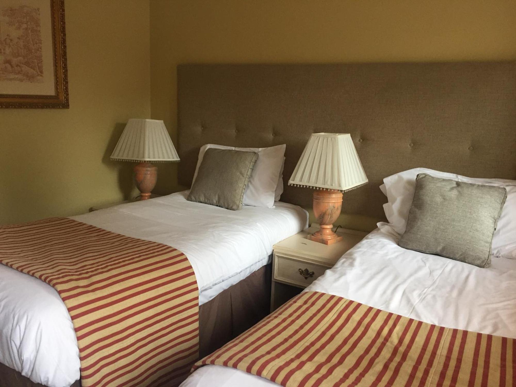 ホテル The Bedingfeld Arms Oxborough エクステリア 写真
