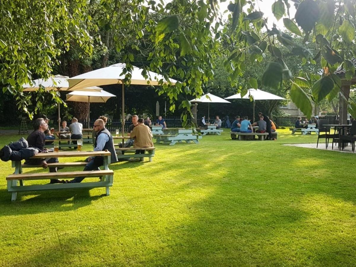 ホテル The Bedingfeld Arms Oxborough エクステリア 写真