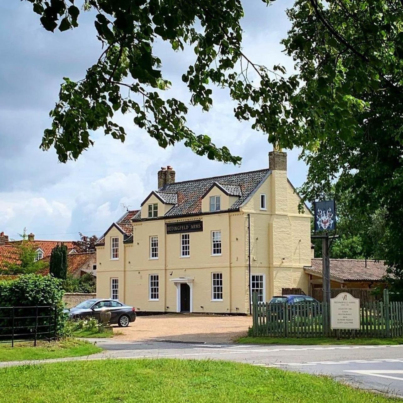 ホテル The Bedingfeld Arms Oxborough エクステリア 写真